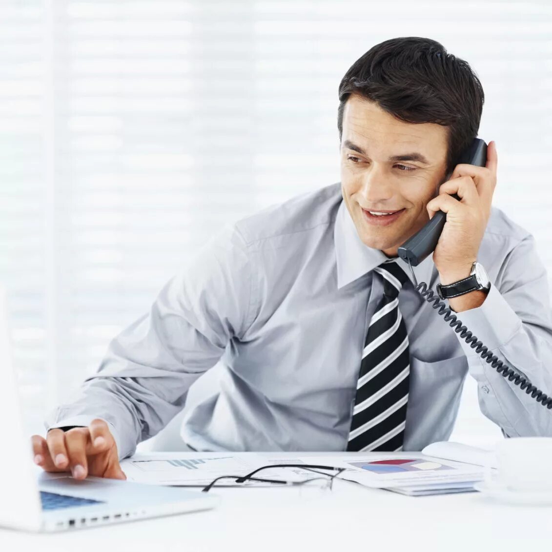 Работники отдела снабжения. Торговый представитель. Руководитель отдела снабжения. Специалист по логистике. Руководитель отдела снабжения.