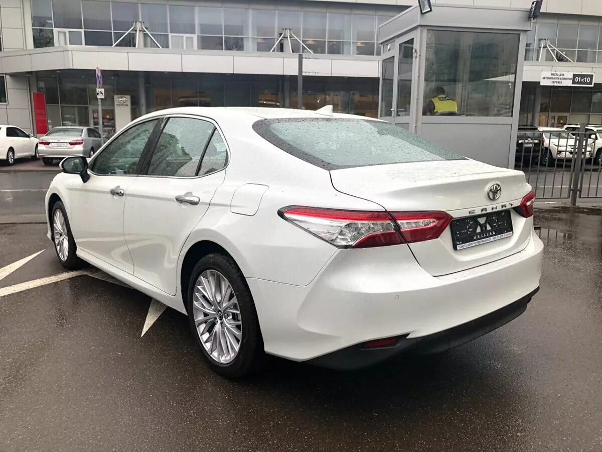 Тойота камри 2019 белый перламутр. Toyota camry 2020 2. Toyota camry viii (xv70). Тойота камри 2019 белая. Toyota camry 2019 белая.