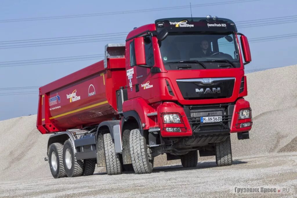 390. Требуются водители категории е самосвал. Man tgs 19/400 тонар. 440 8x4. Водитель категории е.