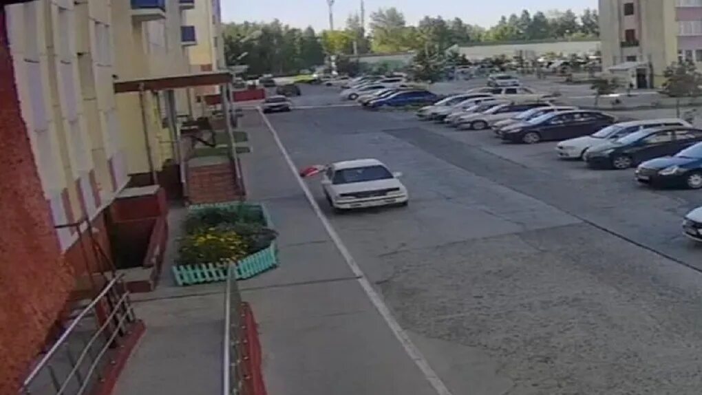 Выпали из окна новосибирск. Новосибирск 8 августа. Дтп на ордынской трассе вчера. Новосибирск 8 августа. Наводнение новосибирск 2015.