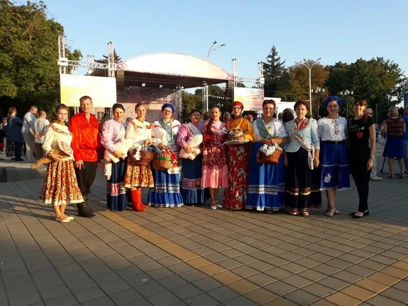 Погода в каневской по часам. Каневской район станица Привольная. СДК станицы Бородинской. Привольненский дом культуры. Привольное сельское поселение.