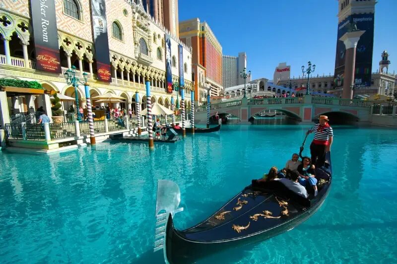 What are the attractions. Венецианский отель (the venetian) в лас-вегасе. венеция лас вегас. венеция гондолы и гондольеры. венеция гондольер.
