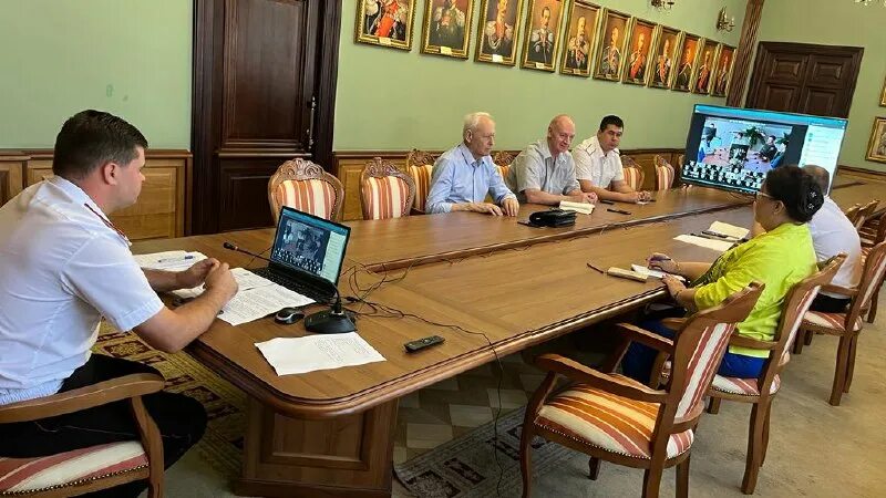 в ходе заседания были