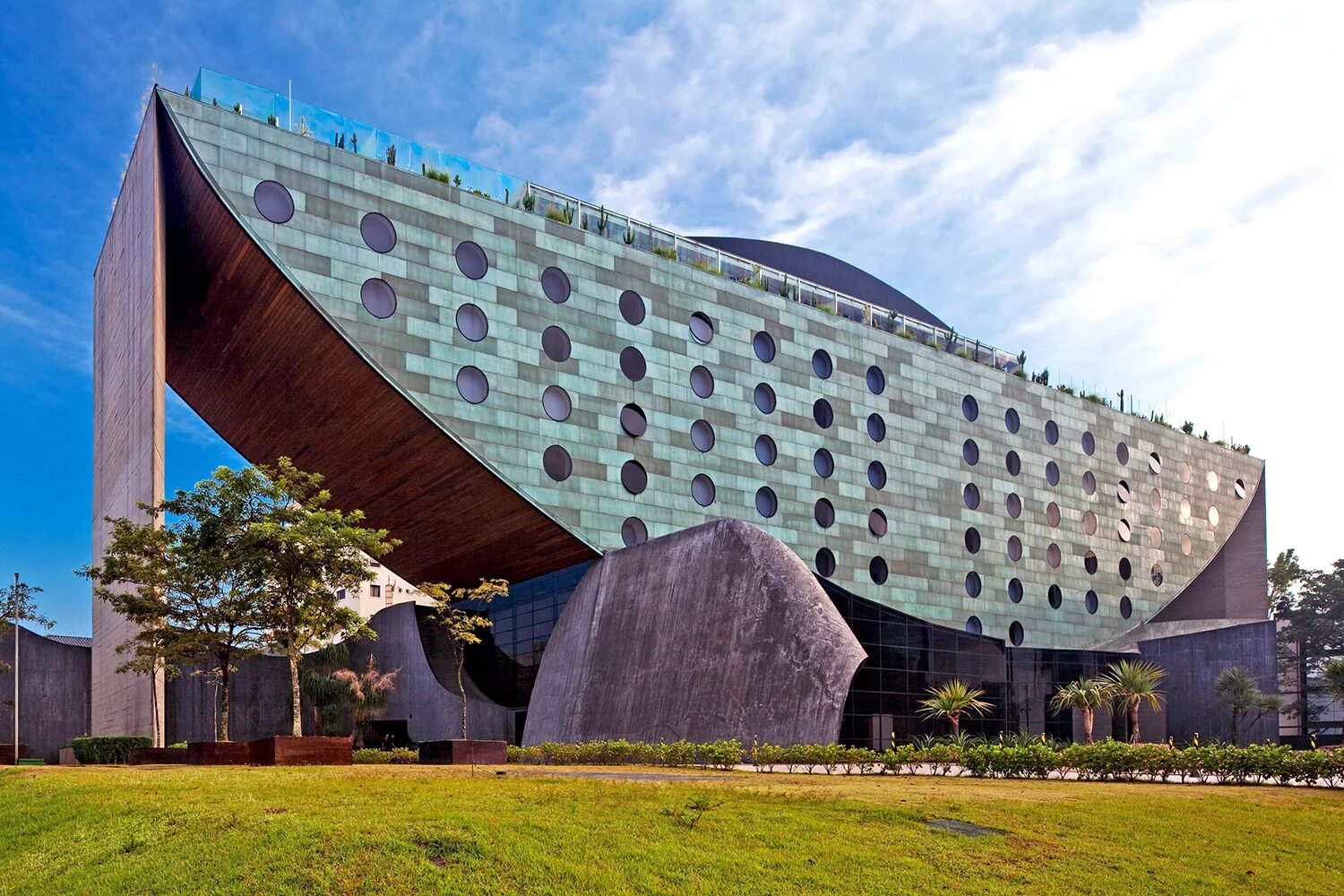 Перевернутый дом (шимбарк, польша). Шимбарк польша. 5 необычных. Лачи отель в подмосковье. Dog bark park inn, айдахо, сша.