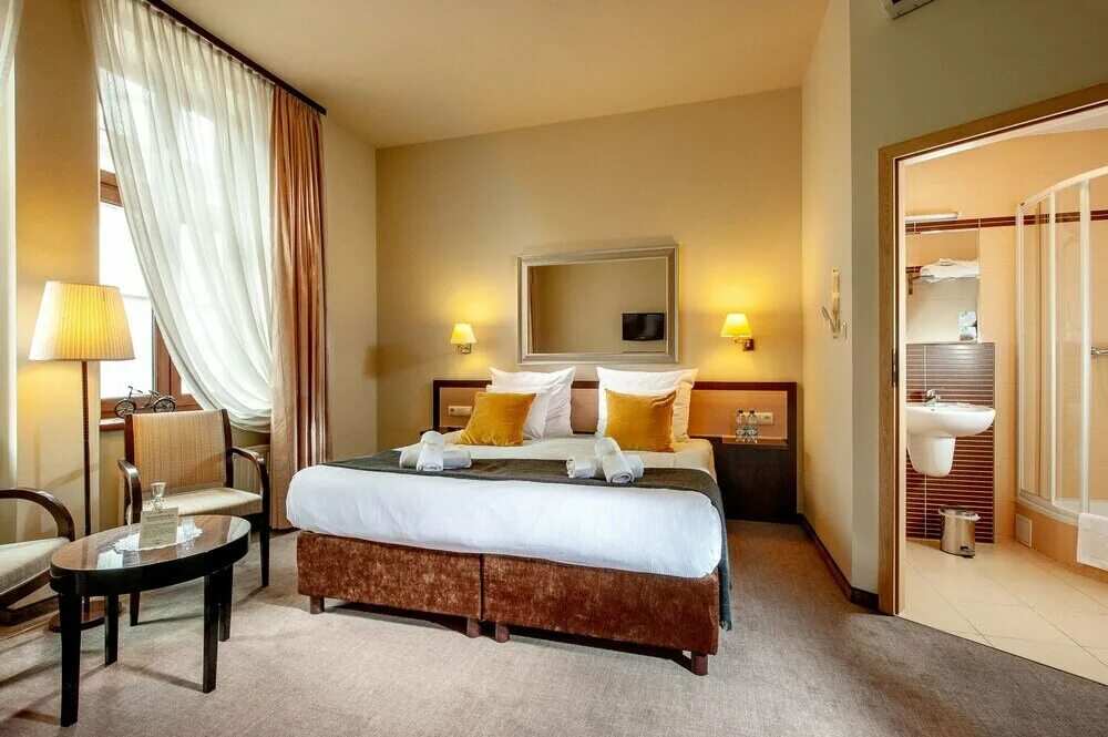 Wyndham hotel kalamis. Grand hotel istanbul. Istanbul hotel стамбул. Стамбул гостиницы. Истамбул гранд отель.