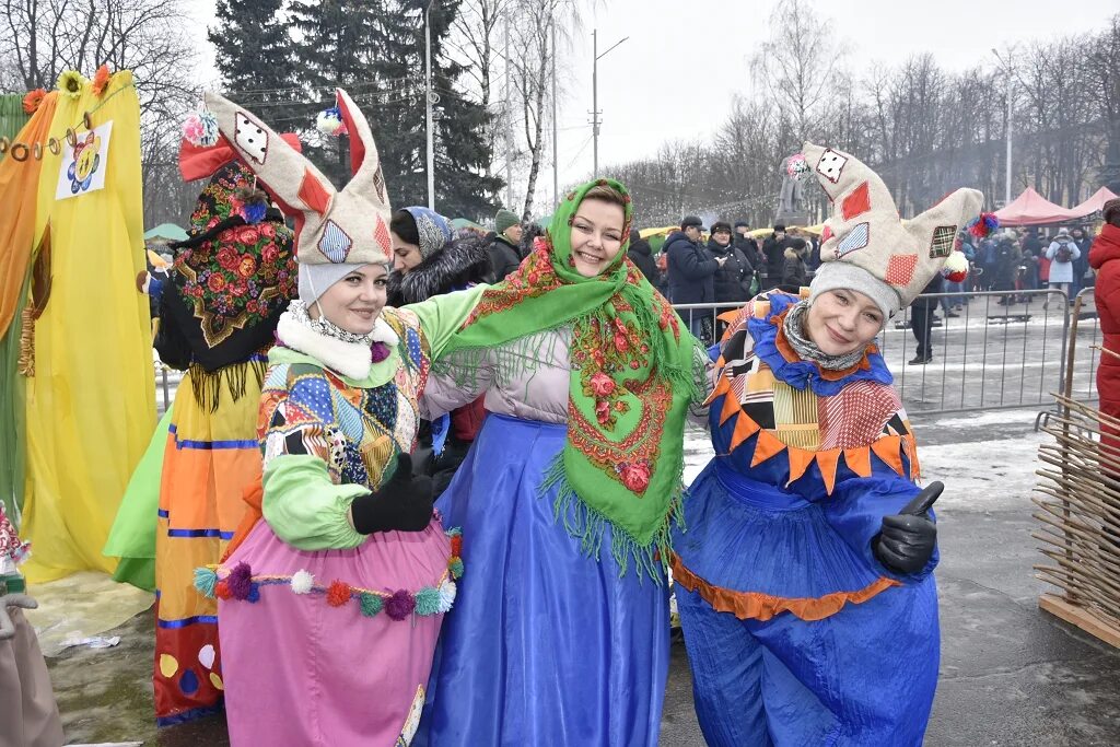 Весело отметили масленицу. Масленица Губкин. Город Губкин Масленица праздник на площади. Празднуем и веселимся! Самые любимые праздники. Масленица Губкин 2008 год.