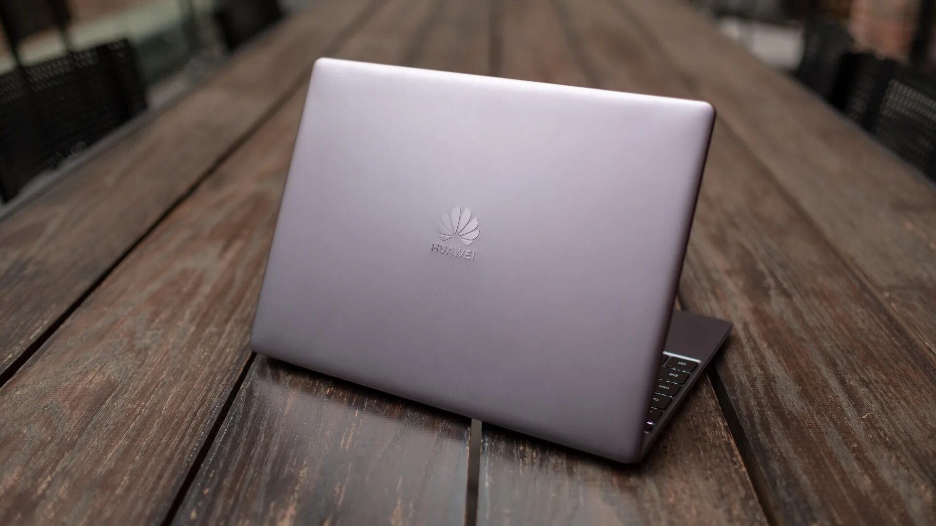 Huawei MATEBOOK 13. Huawei MATEBOOK 13 2018. Коробка Huawei MATEBOOK. Huawei MATEBOOK / dell Latitude.