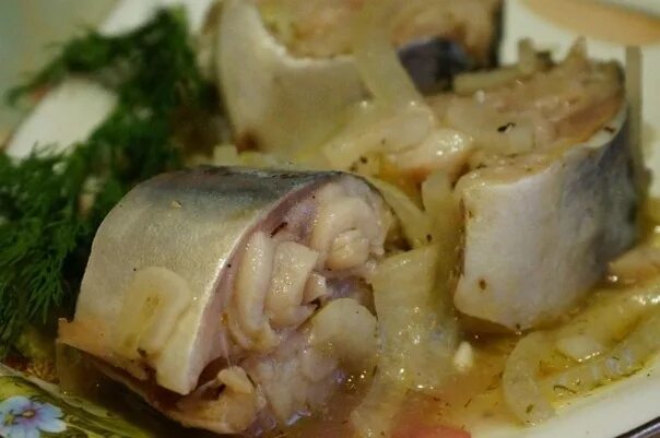 Скумбрия в горчичной заливке. Скумбрия соленая с горчицей. Скумбрия соленая. Скумбрия маринованная в горчице в духовке. Скумбрия в горчичной заливке.