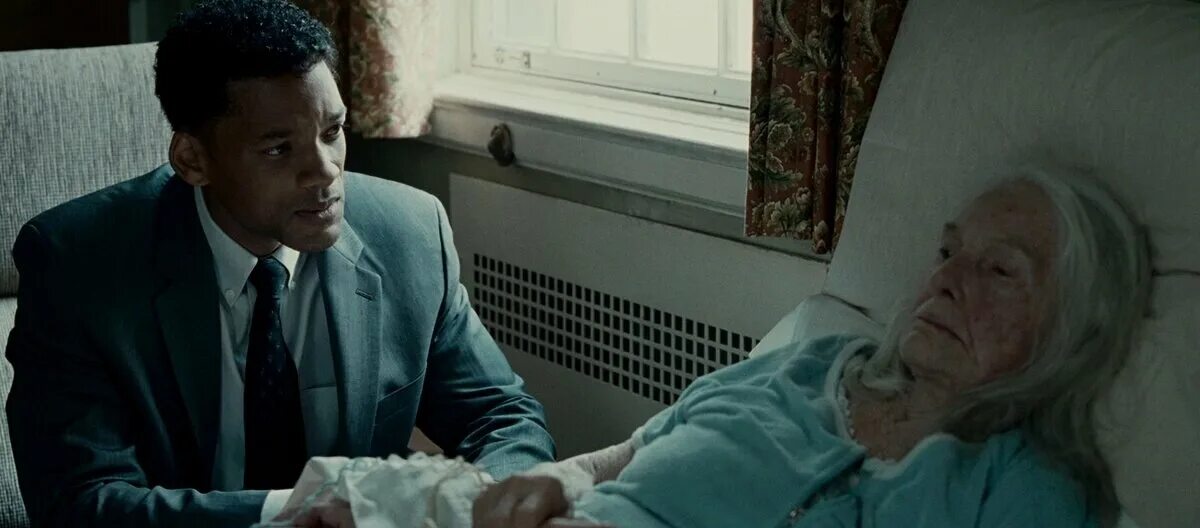 7 жизней эмили. семь жизней фильм 2008. 7 жизней фильм с уиллом смитом. семь жизней кадры из фильма. уилл смит 7 жизней.