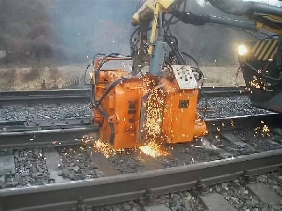 Термитная сварка рельсов. Алюминотермитная сварка рельс. Сварка плетей. Рельсосварочная машина прсм-4. Алюминотермитная сварка рельсовых плетей бесстыкового пути схема.