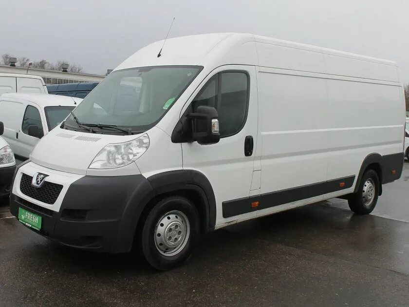 Купить б у пежо боксер. Пежо боксер грузовой. Peugeot Boxer микроавтобус грузовой. Porter фургон цельнометаллический. Пежо боксер тент 25 кубов.