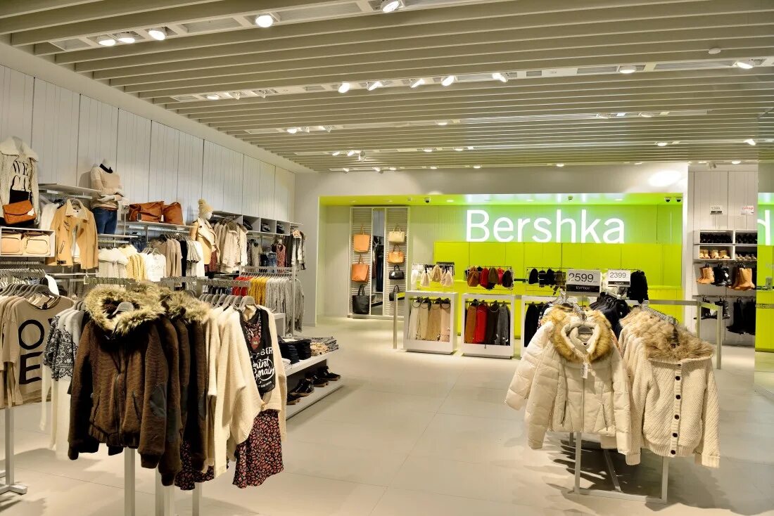 Bershka москва. Бершка Ярославль Аура. Бершка Сургут Аура. Бершка в парк хаусе Казань. Бершка Новосибирск.