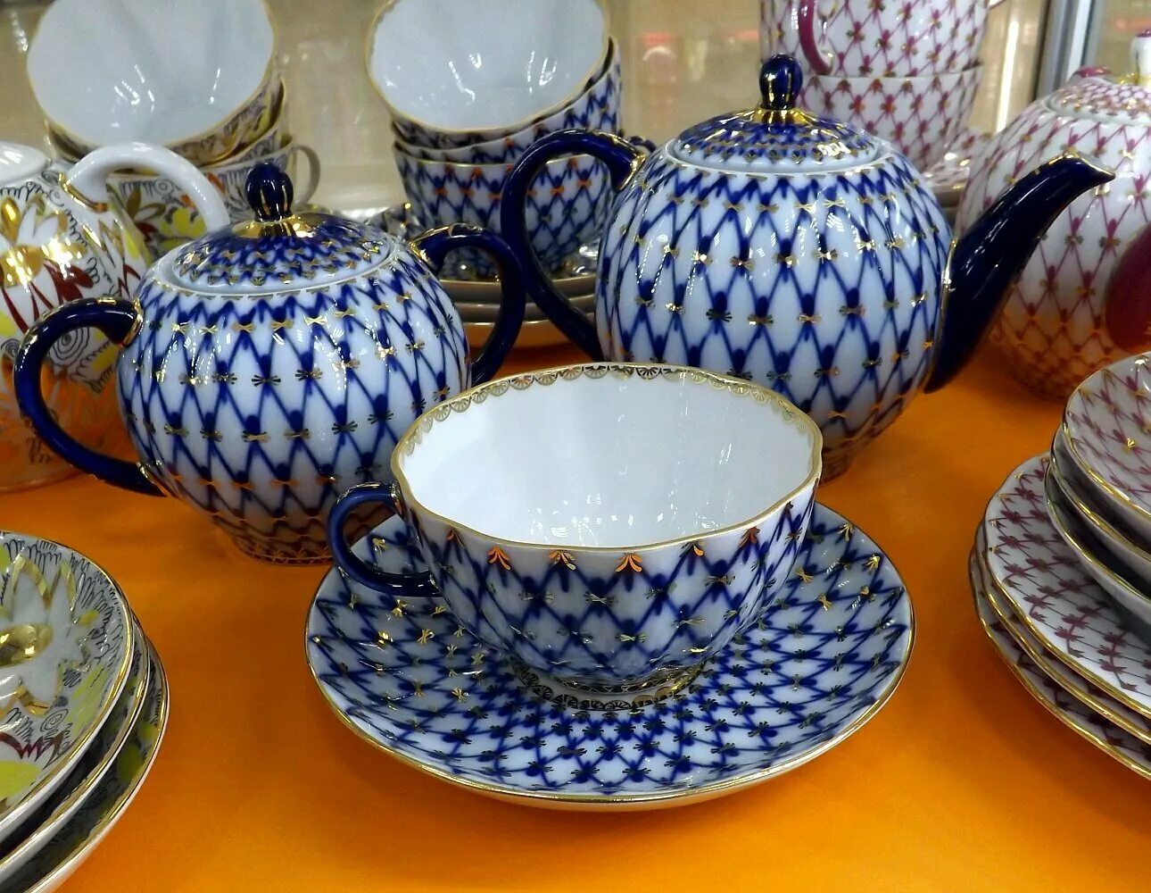 санкт-петербург. сервиз феи ифз. фарфоровый завод в петербурге. сервиз ифз рококо. императорский фарфор завод санкт-петербург.