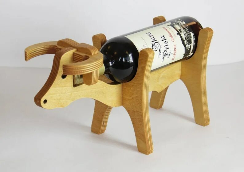 Подставка под бутылку. Подставка пушка для бутылки. Подставка для бутылки из металла. Подставка под бутылку вина. Кованые подставки под вино.