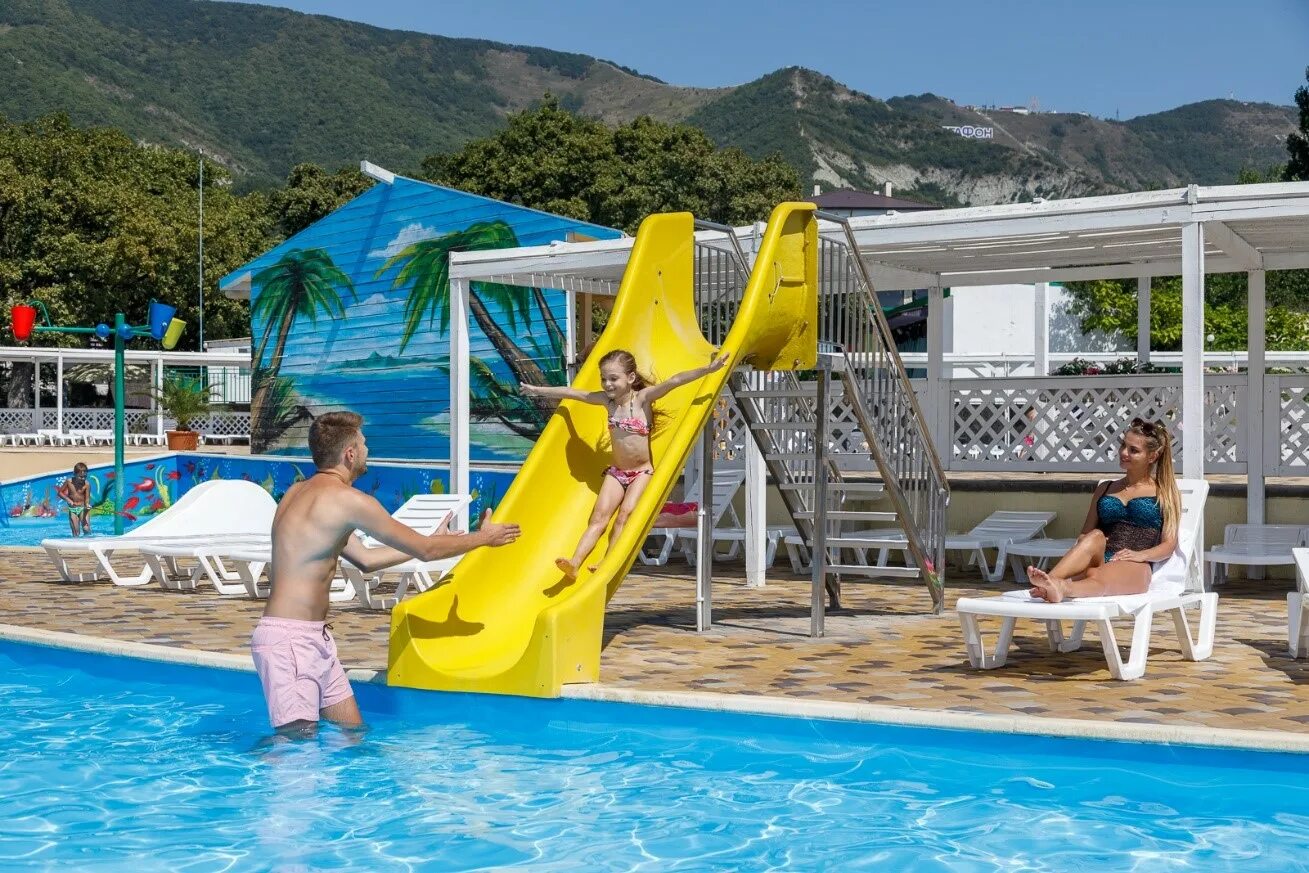 Пляж жемчужина моря кабардинка. Где лучше отдыхать в геленджике с детьми. Анапа кабардинка. Семейные отели в геленджике для отдыха с детьми. Обстановка в геленджике на сегодняшний.