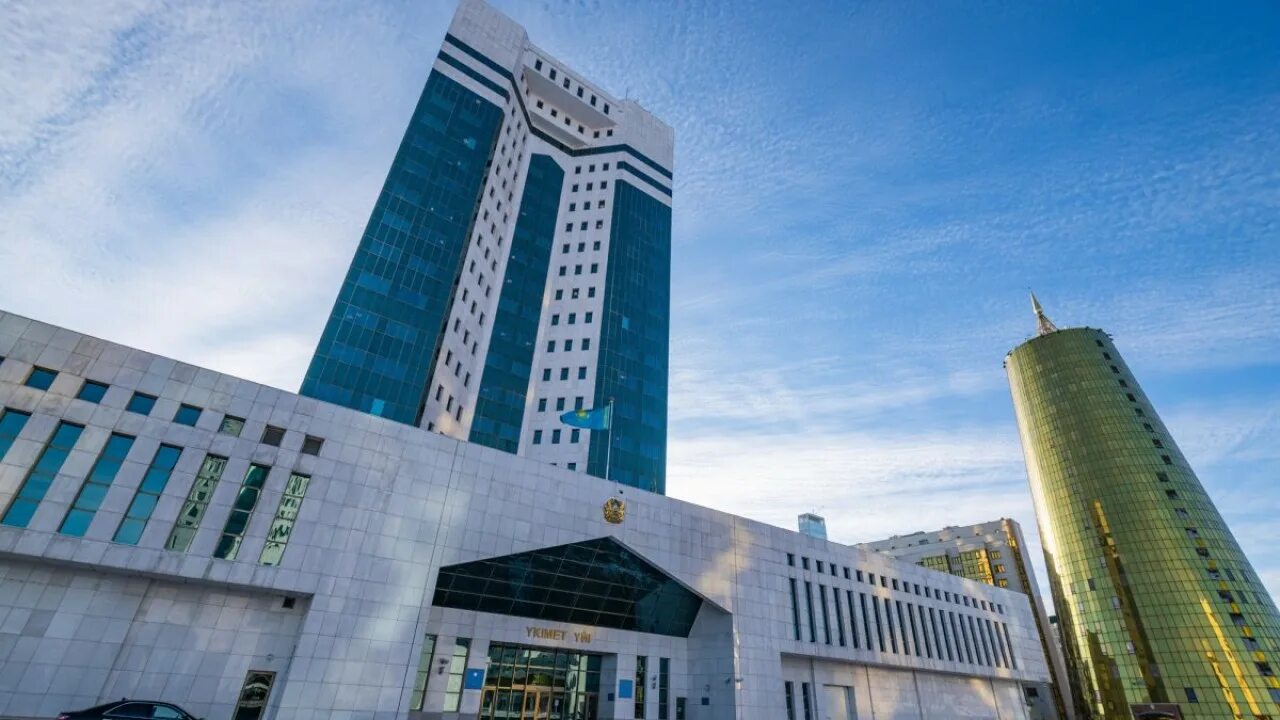 Ұлттық үкімет. Егов. Дом правительства казахстана. Правительство казахстана фото. Высотки в казахстане.