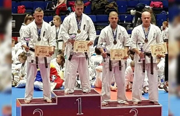 Зубарев карате. Зубарев егор каратэ киокушинкай. Зубарев карате. Зубарев егор киокушинкай. Артем зубарев карате фото.