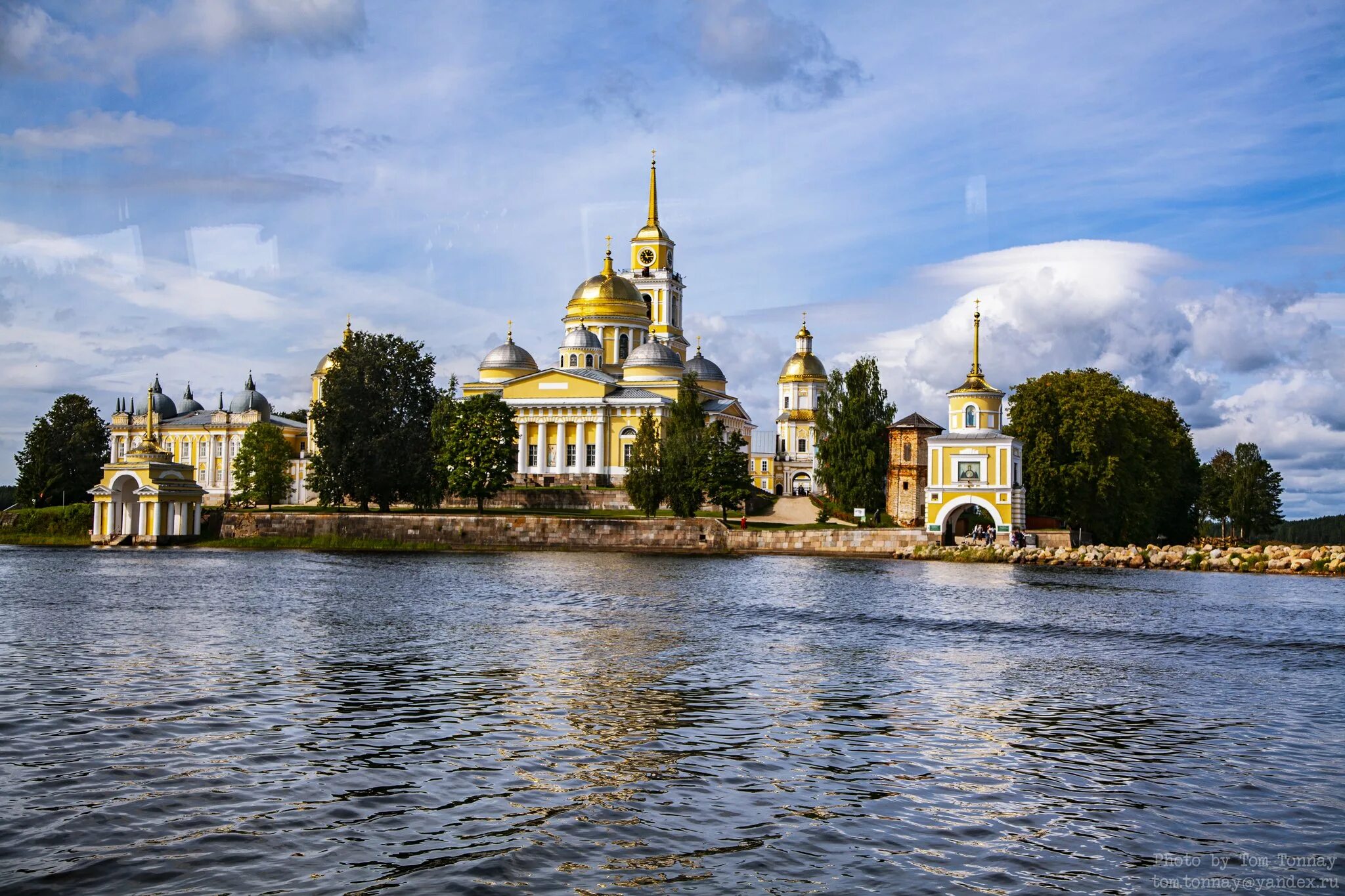 Монастырь на Селигере Нилова пустынь. Осташков монастырь Нилова пустынь. Селигер монастырь Нило Столобенская пустынь. Осташков Селигер Нилова пустынь.