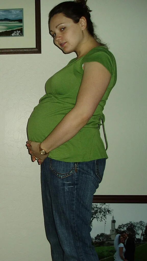 счастливая женщина рода. беременная в 36 лет. беременна 36 лет женщине. беременные женщины в 40 лет.