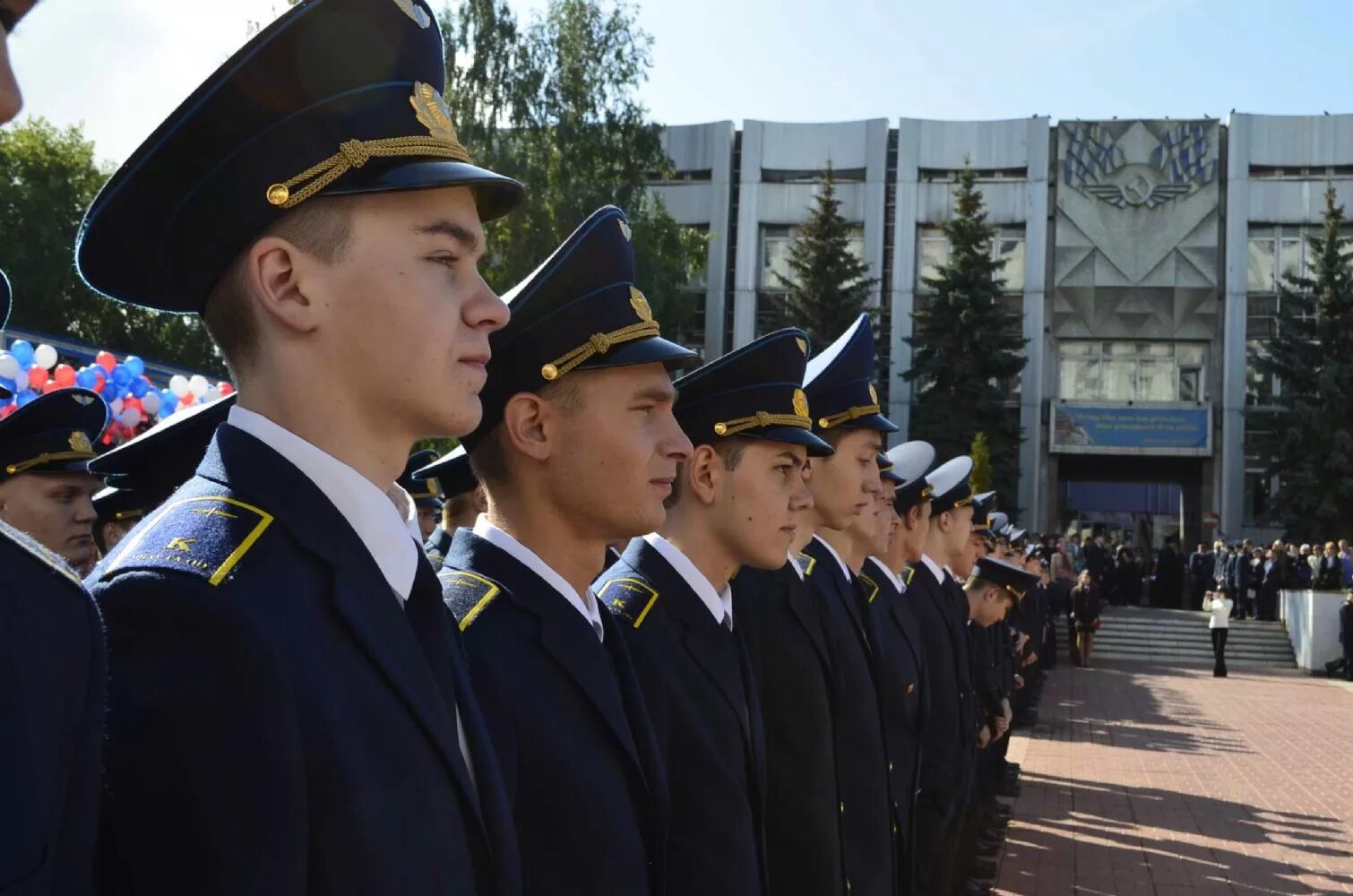 Ульяновский институт гражданской авиации имени бугаева. Уи га ульяновский институт гражданской авиации. ульяновское лётное училище гражданской. форма курсанта спбгуга. ульяновское высшее авиационное училище гражданской авиации (увауга).