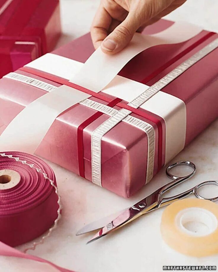 Presents fun. Подарки и упаковка. Украшения для упаковки подарков. Красивые подарки. Упаковать подарок.