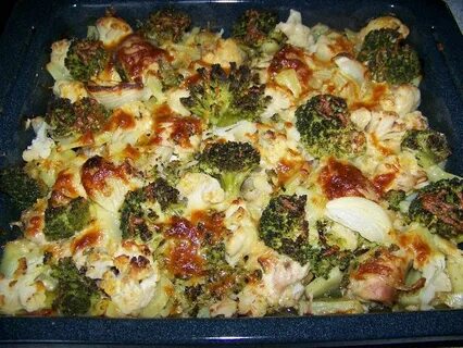 Замороженные овощи с мясом в духовке