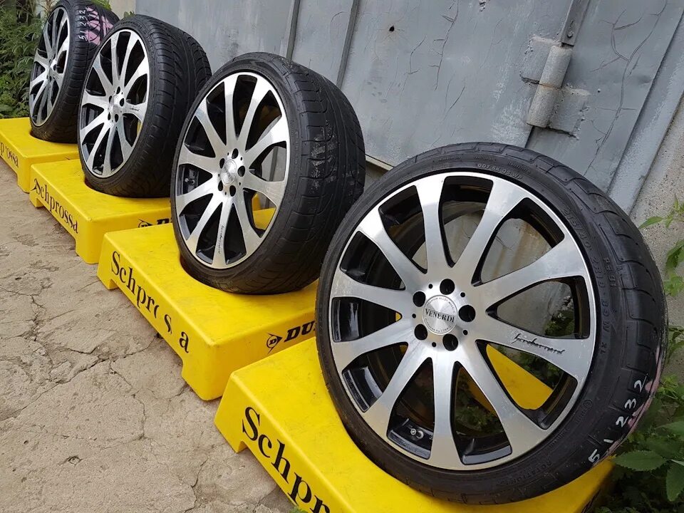Комплект дисков r18. Venerdi r18. диски venerdi r18. литьё r15 4x100 venerdi. продам диски venerdi r18.