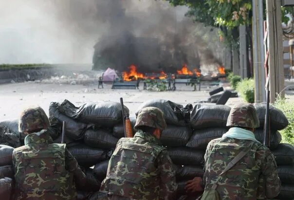 Переворот военного конфликта. Военный переворот в Таиланде (2014). Таиланд переворот 2006. Тайланд военный переворот. Военный переворот в 2006 Тайланд.