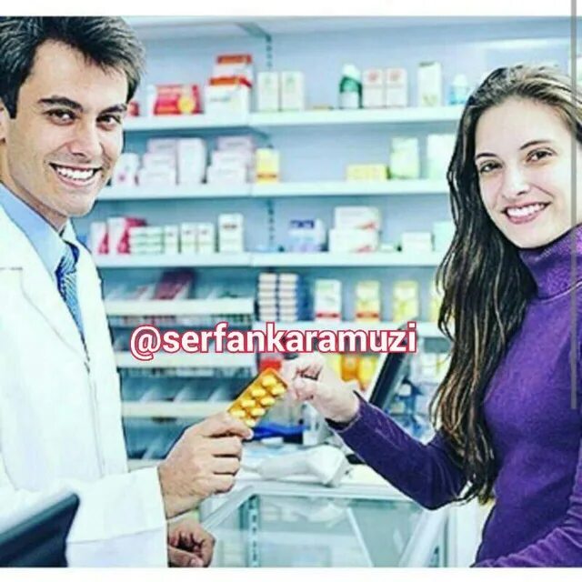Фармацевт и клиент. Имидж фармацевта. Indian Pharmacy. Indian Pharmacist.
