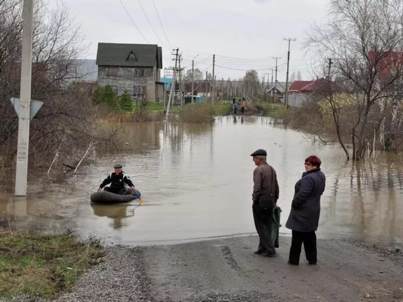 Уровень воды в чумыше сегодня заринск. Наводнение Чумыш 2015. Паводковая обстановка Кильмези. Погода в Заринске. Наводнение Тальменка.