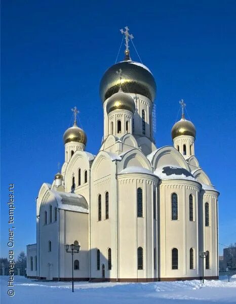 храм возле 11 больницы новосибирск. владимиро троицкий собор в новосибирске. троицко-владимирская церковь новосибирск. троице-владимирский собор в новосибирске. новосибирск троице-владимирский собор сквер.