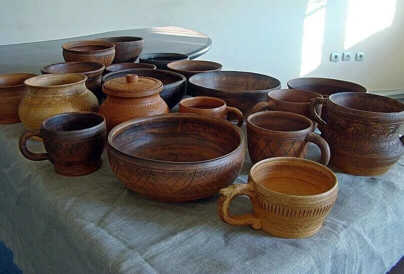 посуда глиняная таймбери. керамические изделия. таврика глиняная посуда. посуда из глины какая. белорусская глиняная посуда.