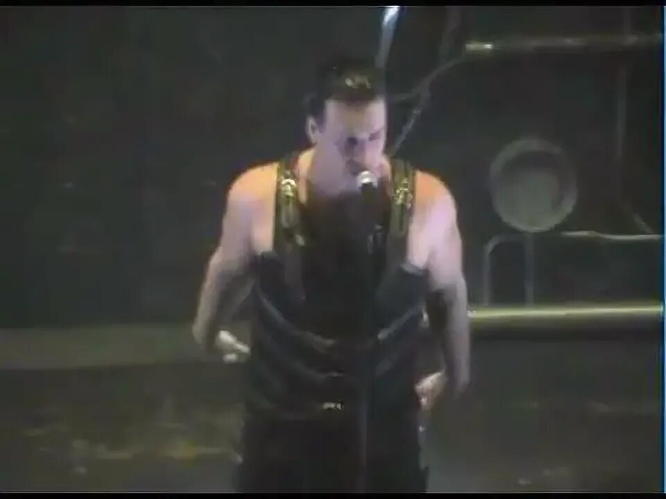 Рамштайн 2005 концерт. Rein raus rammstein клип. Рамштайн 2006 концерт. Rammstein los. Rammstein велодром.