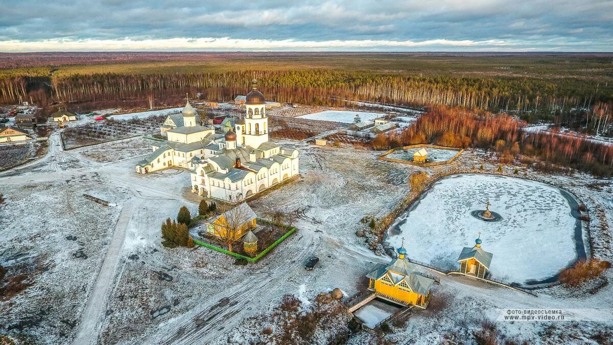 Иоанно-Богословский Крыпецкий монастырь. Крыпецкий монастырь Псков. Савво Крыпецкий монастырь. Иоанно Богословский монастырь Псковская область.