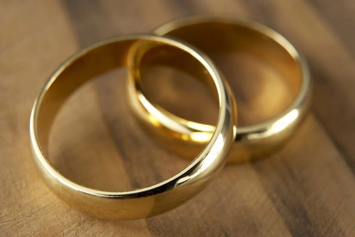 Кольцо замужества. Обручальное кольцо. Кольца на свадьбу. Два кольца. Кольцо для замужества.