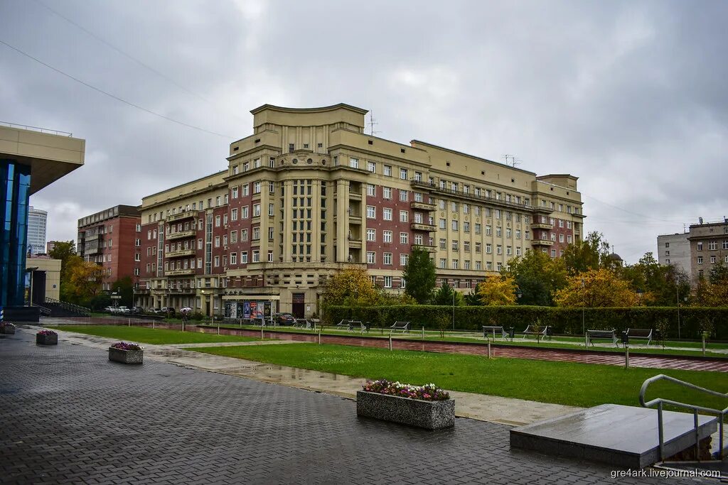 Дом новосибирск. Стоквартирный дом Новосибирск. Крячков стоквартирный дом. Стоквартирный дом красный проспект. Стоквартирный дом Новосибирск Париж.