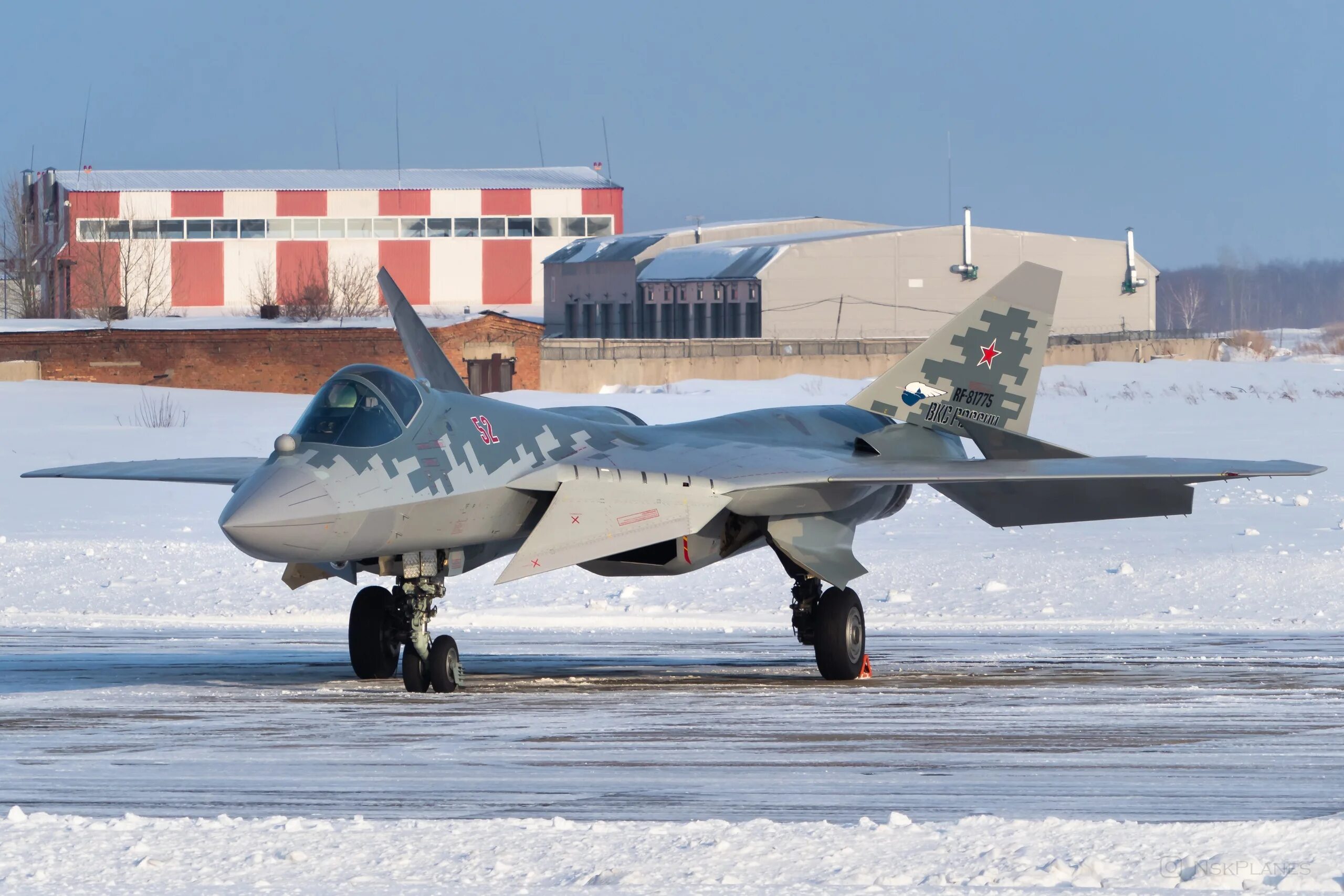 Су-57 истребитель. Су-57 511 борт. Су-57 реактивный самолёт Новосибирск. Пак фа Су 57. Новые военные самолеты россии