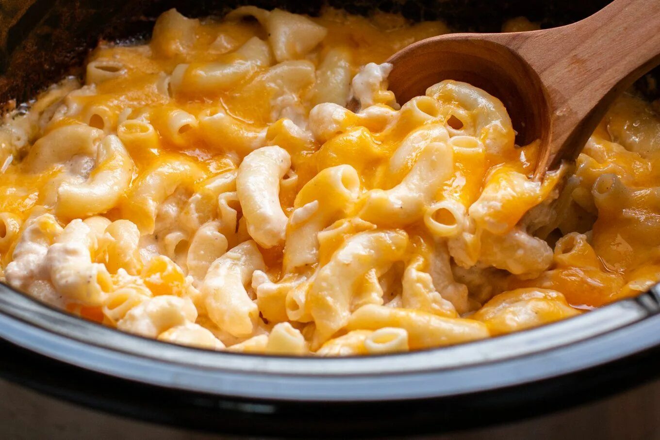 Cook pasta. Mac and Cheese. Mac n Cheese. Simple Macaroni and Cheese. Mac and Cheese подача.