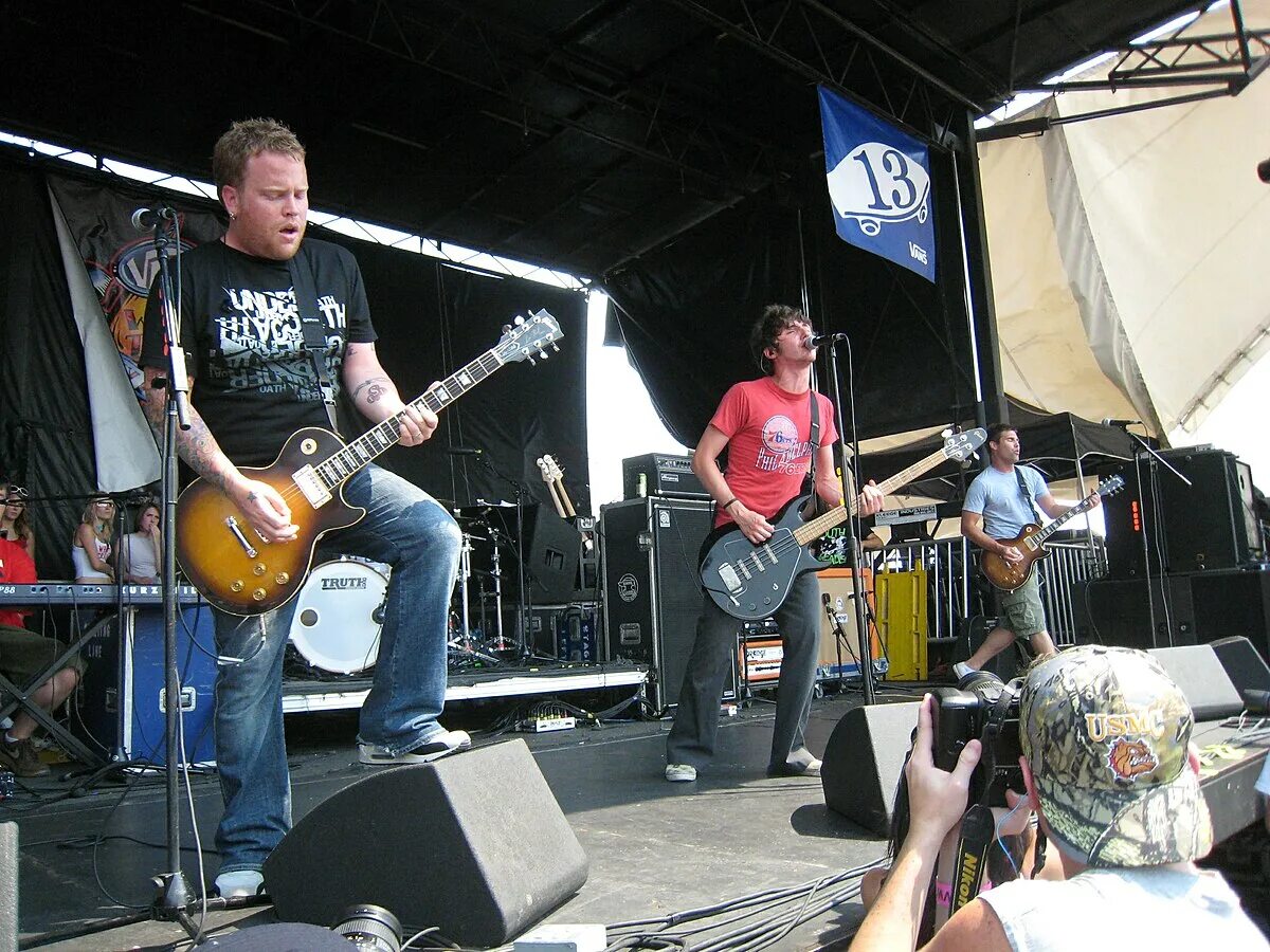 Files live line. The starting line band. starting line. vans warped tour 2007. группа электрические линии выступление.