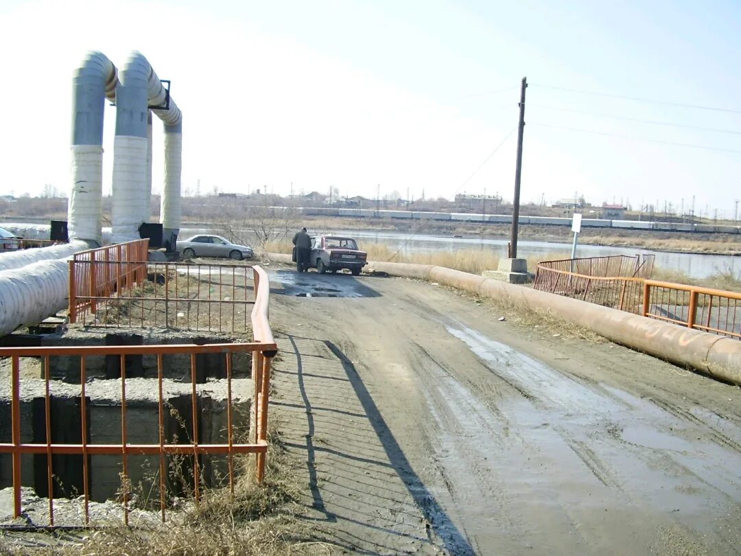 ГРЭС Троицк Челябинская область. Водосброс Троицкая ГРЭС. Плотина Троицк ГРЭС. "Троицкая" ГРЭС затворы водосброса.