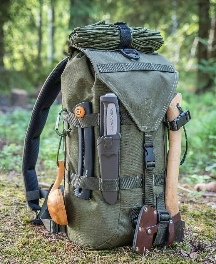 Camping bag. Турист выживальщик бушкрафтер. Рюкзак бушкрафт Gran venta. Вещмешок армейский бушкрафт.