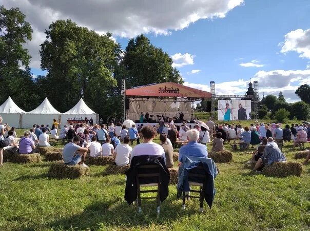 Фестиваль огурца в суздале 2022. Музей щурово городище в суздале. Театр суздаль. Праздник огурца в суздале. Фестиваль свое суздаль.
