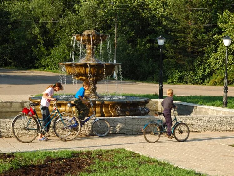 Селижарово фонтан. Парк Селижарово. Селижарово Тверская область фонтан. Фонтан Селигер Германия. Погода в селижарово на 10