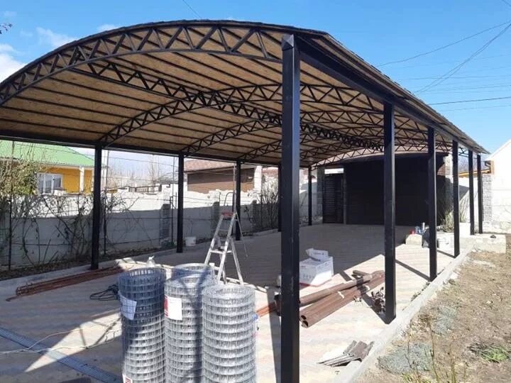 Навес для автомобиля из металлопрофиля односкатный. Полуарочный навес из поликарбоната. Каркас ангара 40х40. Навес 6 метров. Односкатный навес из профильной трубы 2700-5400.