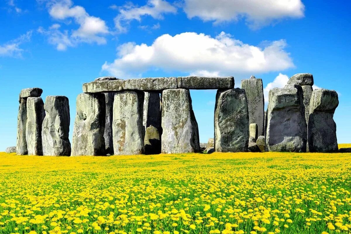 Stone placing. Камни Стоунхенджа, Великобритания. . Кромлех Стоунхендж в Великобритании. Стоунхендж, графство Уилтшир, Англия. Стоунхендж близ Солсбери (Южная Англия).