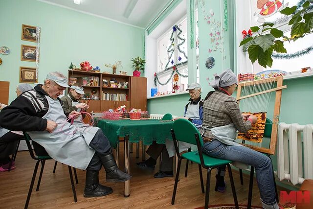 Интернат для престарелых работа. Кобринский психоневрологический интернат для престарелых. психоневрологический дом интернат для престарелых и инвалидов. трудовая реабилитация. дом-интернат для престарелых реабилитация.