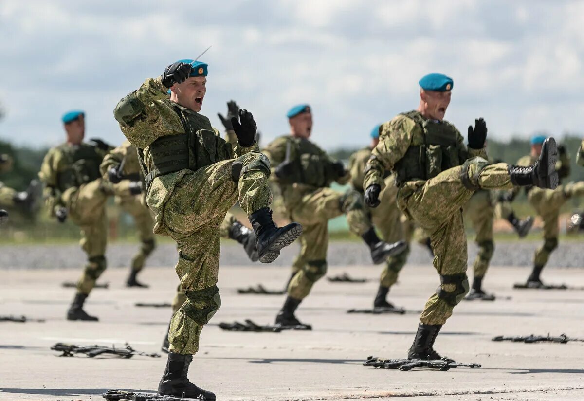 Десант дата. Воздушно-десантные войска (вдв) рф. 76-я гвардейская десантно-штурмовая дивизия. воздушно-десантные войска псков. вдв вс рф.