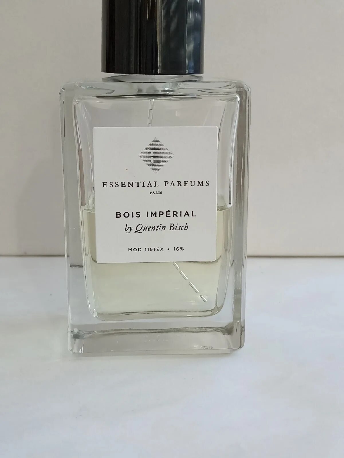 Bois imperial refillable limited edition. Essential Parfums Paris bois. Духи Essential Parfums bois Imperial. Essential Parfums bois Imperial by Quentin biscb. Духи bois Imperial by Quentin biscb.