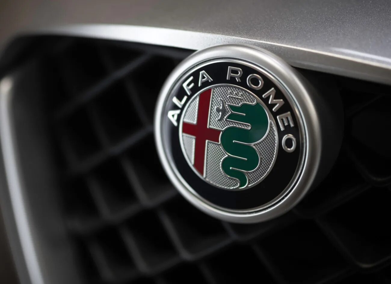 Знак альфа ромео. Альфа Ромео эмблема на машине. 12855880 Alfa Romeo. Эмблема Alfa Romeo 2022. Alfa Romeo Mole.