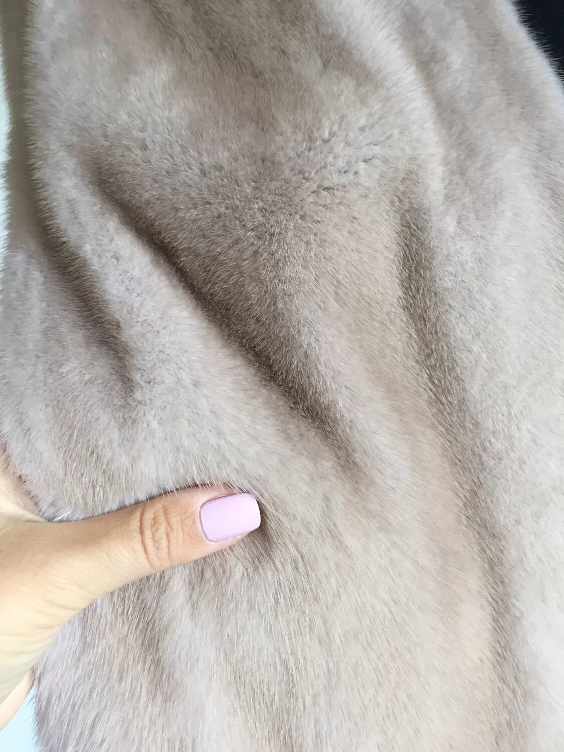 Норковая шуба жемчужного цвета. Норковая шуба жемчуг. Шуба цвет жемчуг. Паломино цвет норки. Норковая шуба цвет паломино.